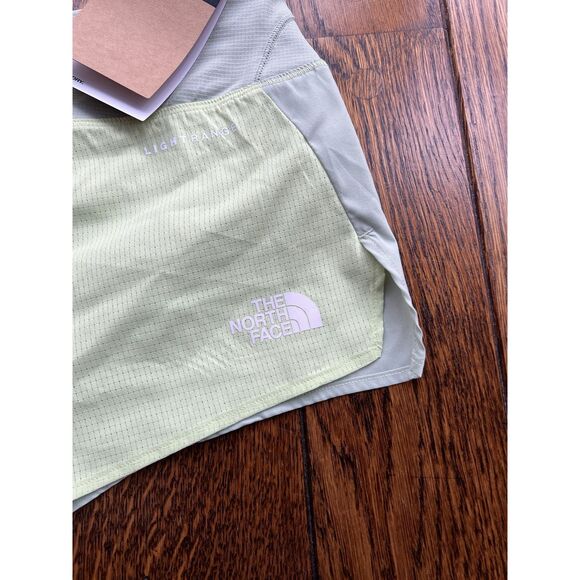 The North Face Summer Light 2.5" Shorts Astro Lime Mist Women’s Large NWT - Picture 2 of 7